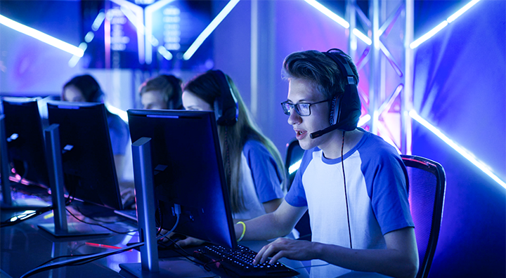 人力资源公司1066vip威尼斯(中国)国际专注文娱及消费品领域的顾问指出如今二次元经济已不是小众经济